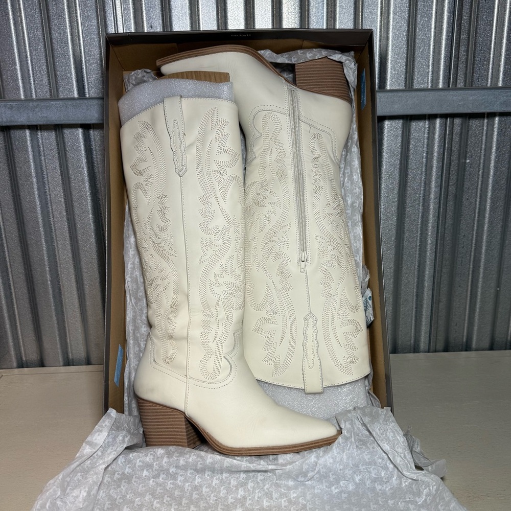 Crown Vintage Women's 8.5 White Leather Western Embroidered Cowboy Boots in Box - Picture 2 of 12